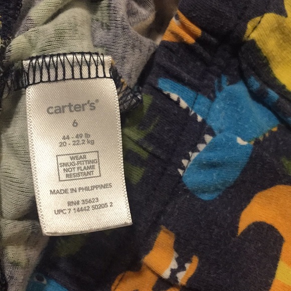 Carter’s Pajama Set🦖 - Picture 3 of 3